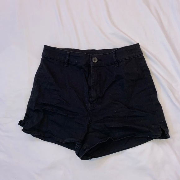 Black H&M jean fabric shorts - Picture 1 of 2